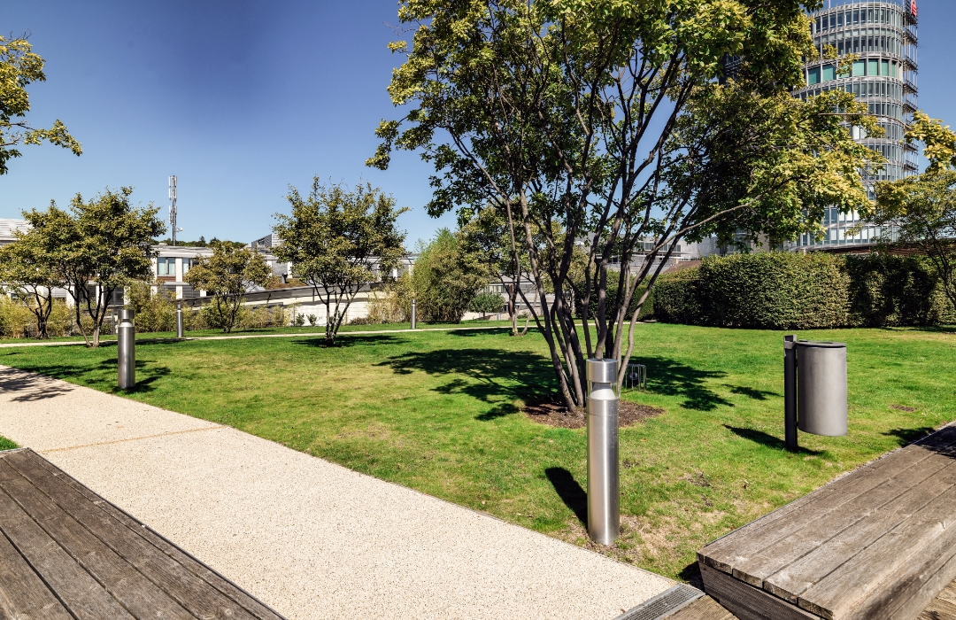 Aussenanlage der Schlössle-Galerie Pforzheim mit Gehwegen von Terraway®