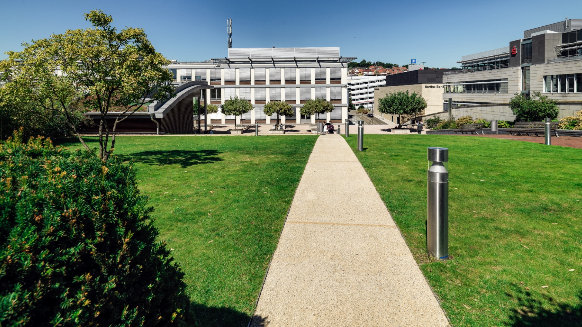 Farbige Beschichtung für Fahrrad- und Wanderwege