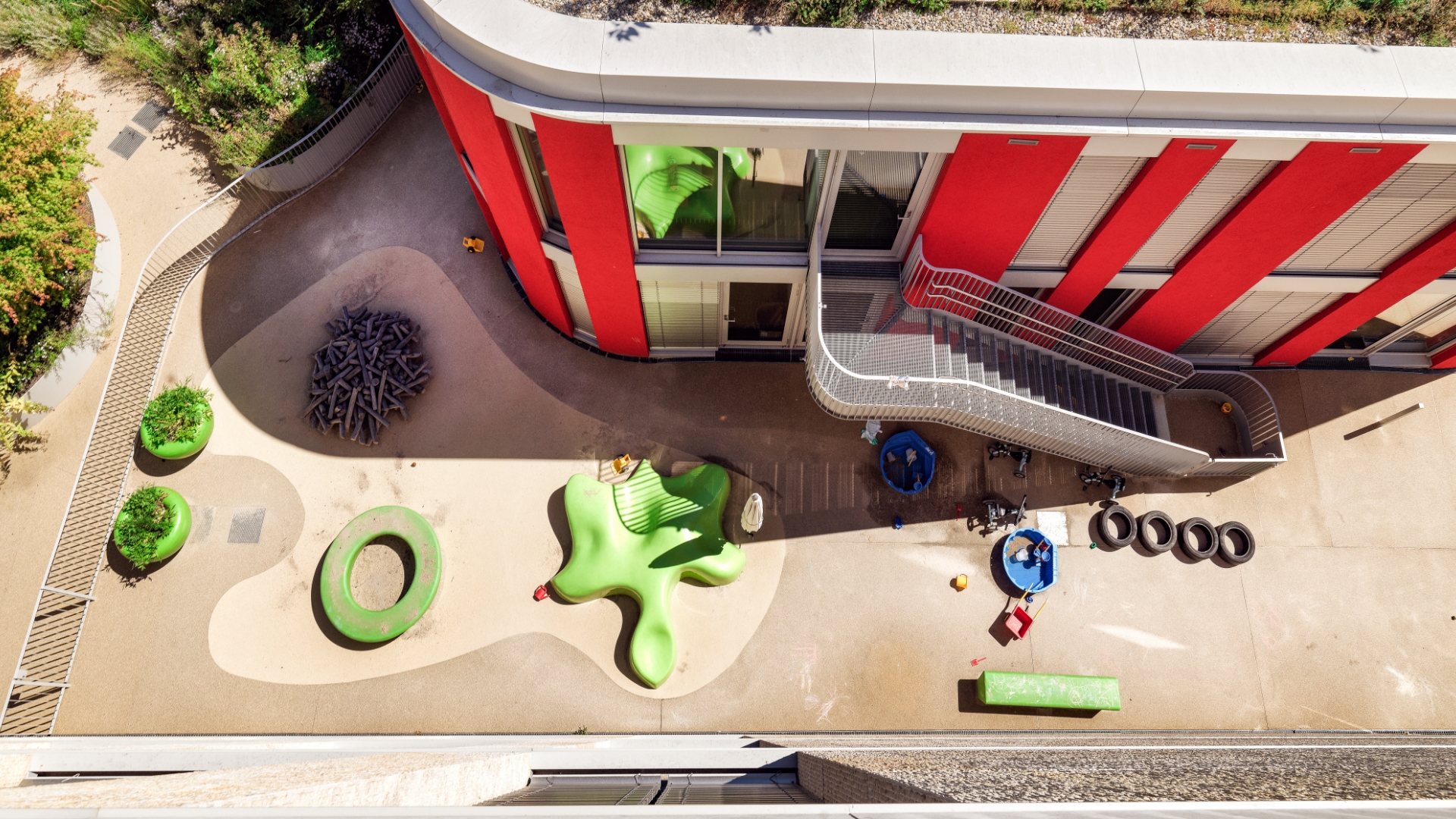 Bunte Beschichtung für Spielplätze