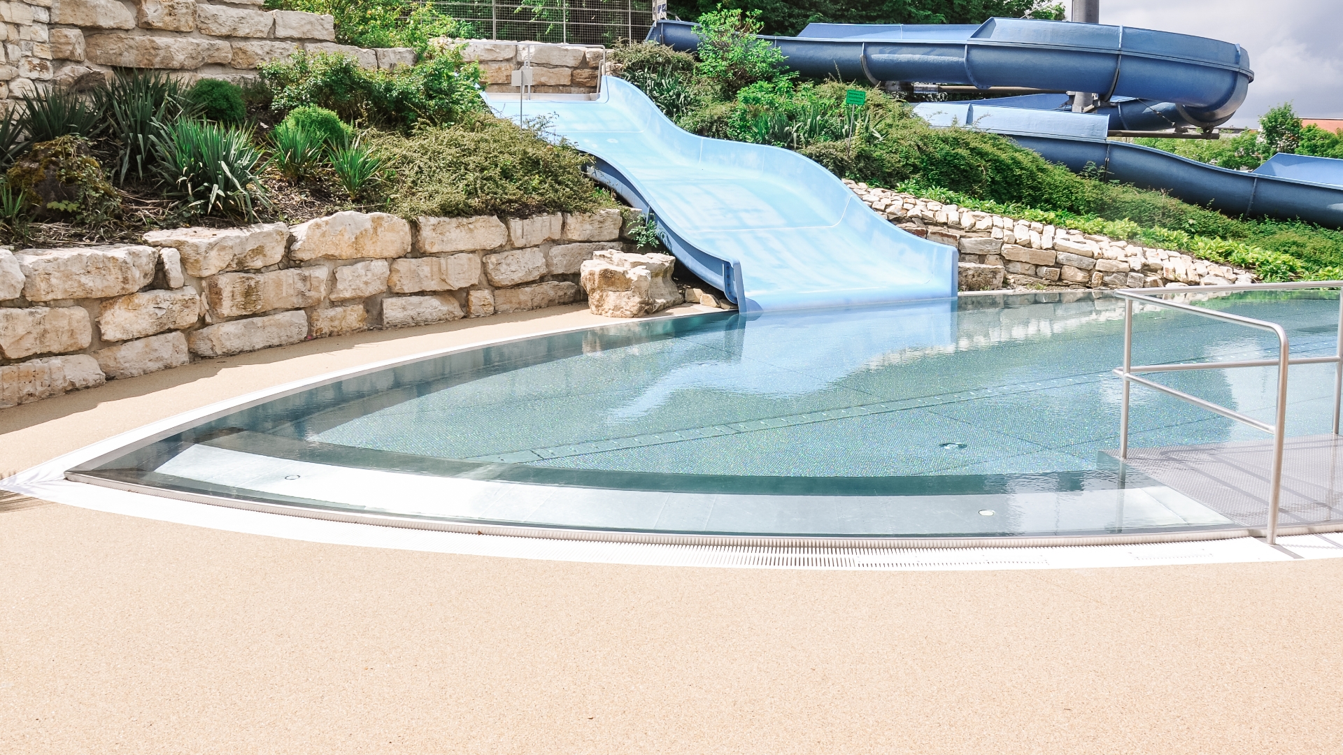 Rutschfeste Beschichtung für Schwimmbäder