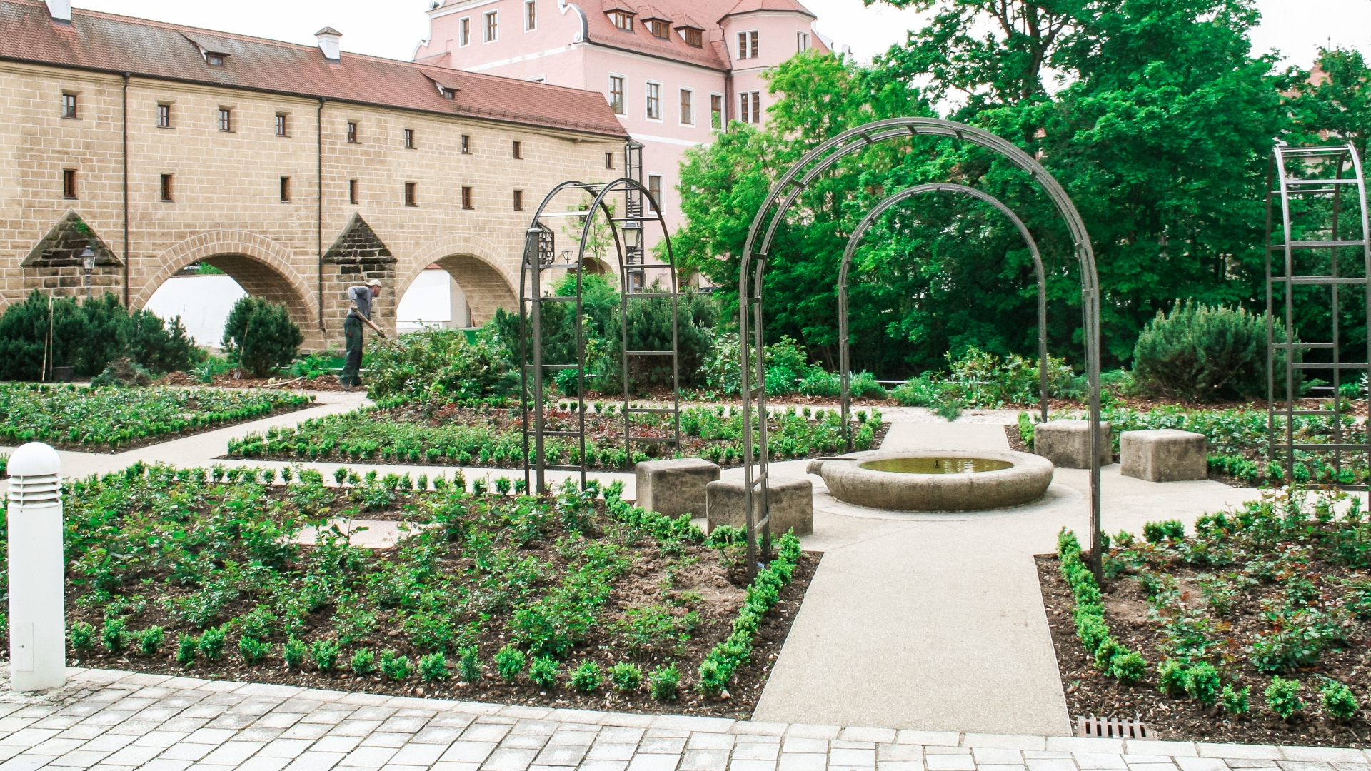 Schutzbeschichtung für Baumscheiben